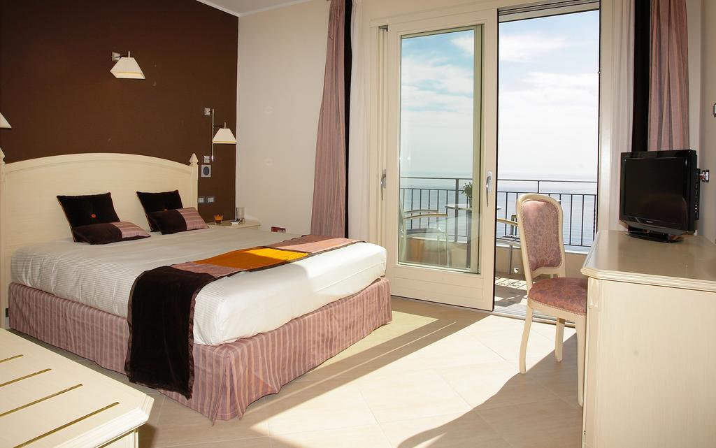 Meridiana Hotel Taormine Extérieur photo